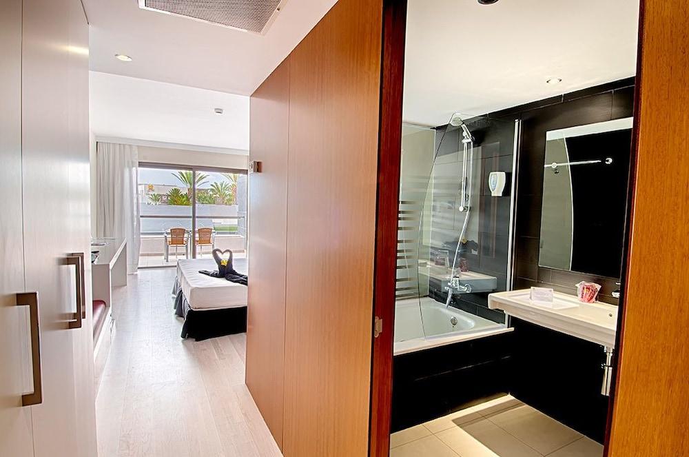 R2 Romantic Fantasia Dreams & Suites Hotel (Adults Only) تاراخاليخو المظهر الخارجي الصورة