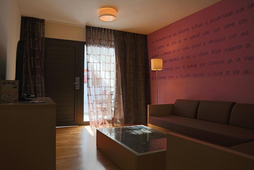 R2 Romantic Fantasia Dreams & Suites Hotel (Adults Only) تاراخاليخو المظهر الخارجي الصورة